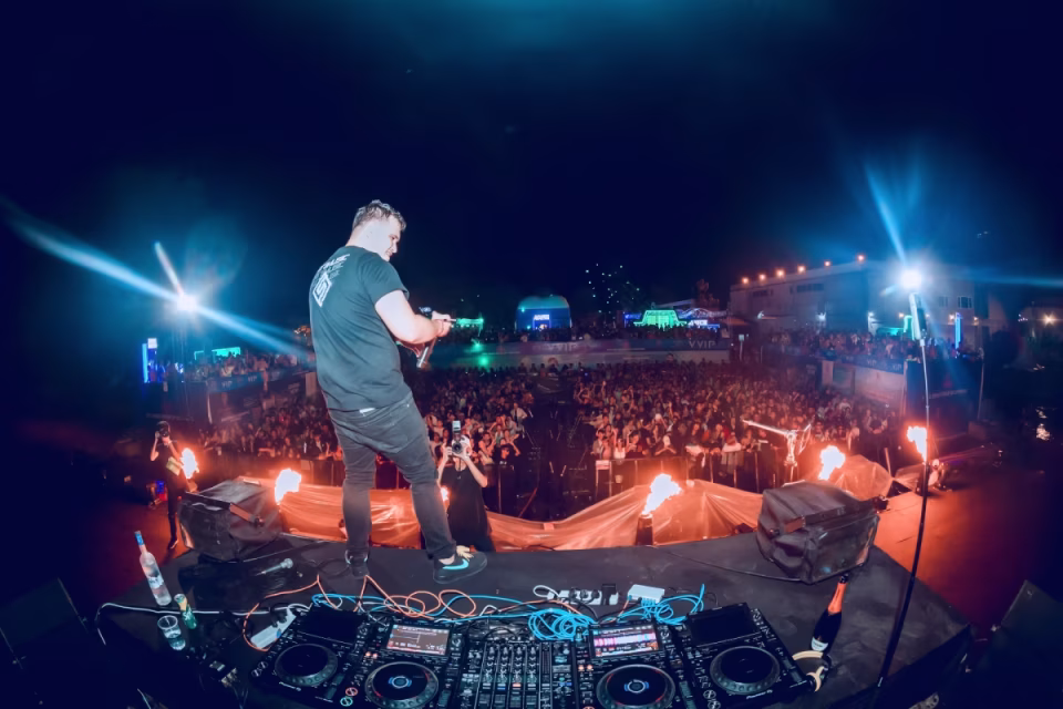 IAN SNDRZ - MIDNIGHT REBELS